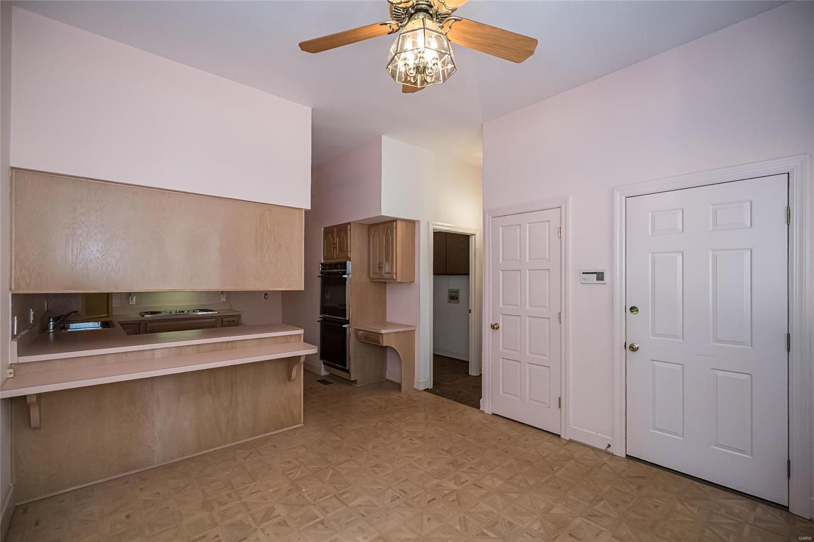 6 Upper Price Road St. Louis, MO 63132 - Photo 12 of 30 Gallery Image 12