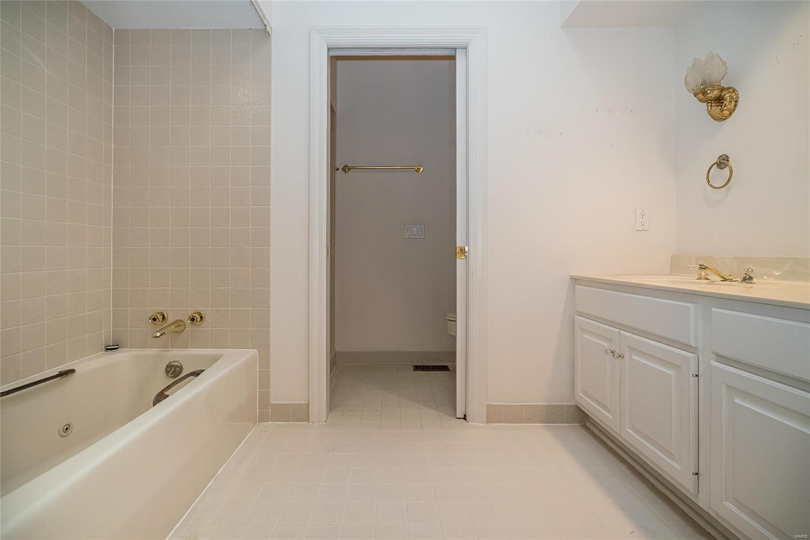 6 Upper Price Road St. Louis, MO 63132 - Photo 17 of 30 Gallery Image 17