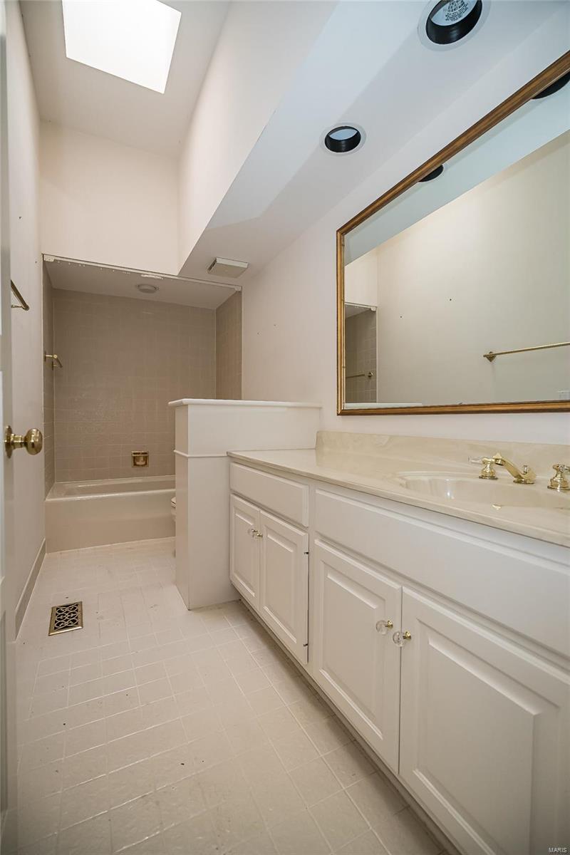 6 Upper Price Road St. Louis, MO 63132 - Photo 20 of 30 Gallery Image 20