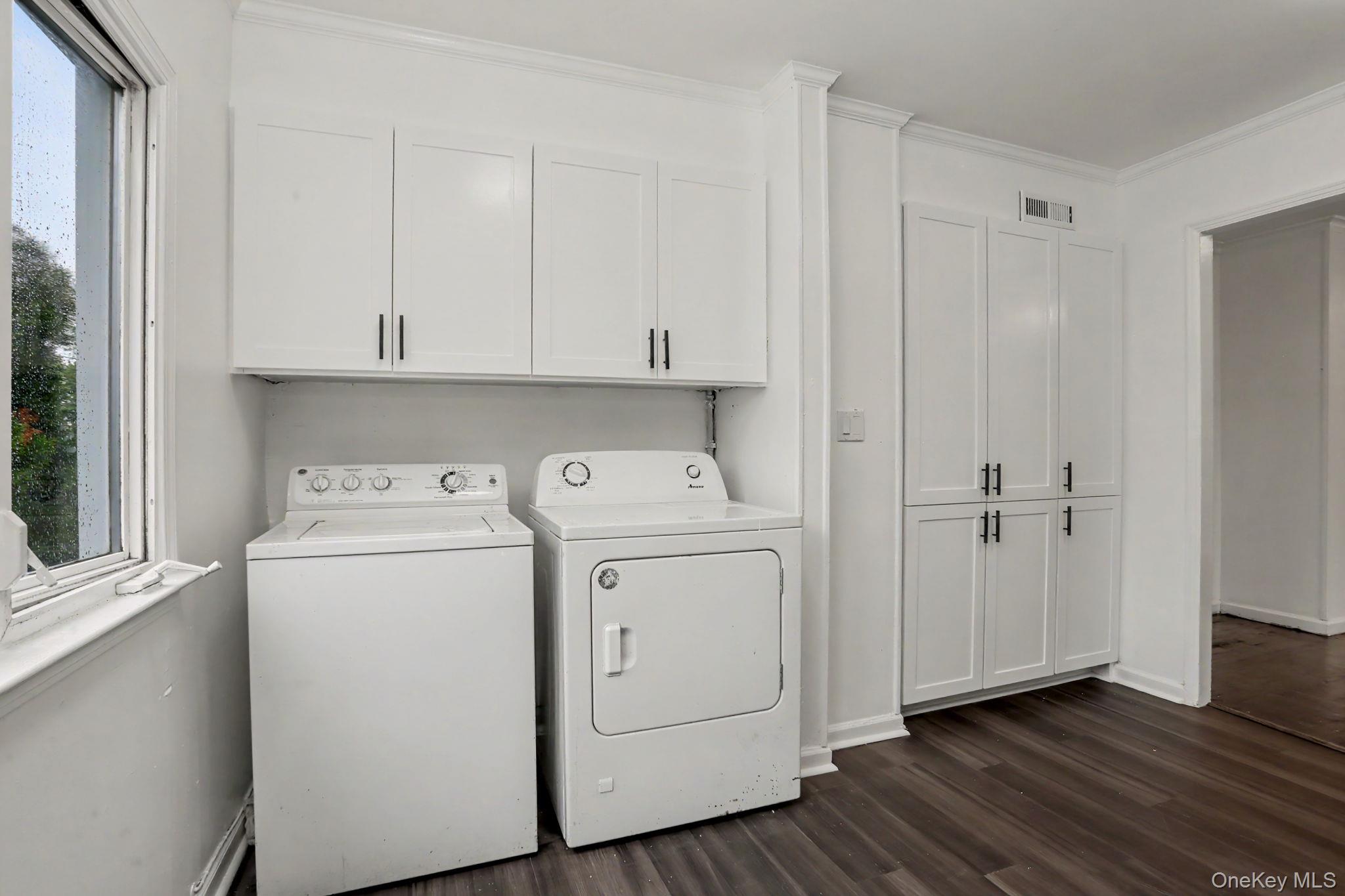 376 County Center Road White Plains, NY 10603 - Photo 13 of 40