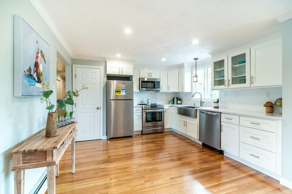 30 Landers Road Reading, MA 01867 - Photo 4 of 28 Gallery Image 4