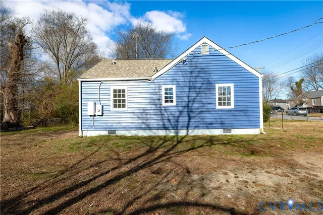 a view of backyard of house