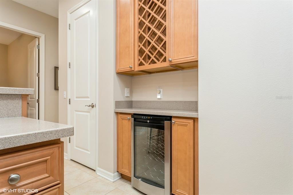 7313 Emma Road Bradenton, FL 34209 - Photo 13 of 31 Gallery Image 13