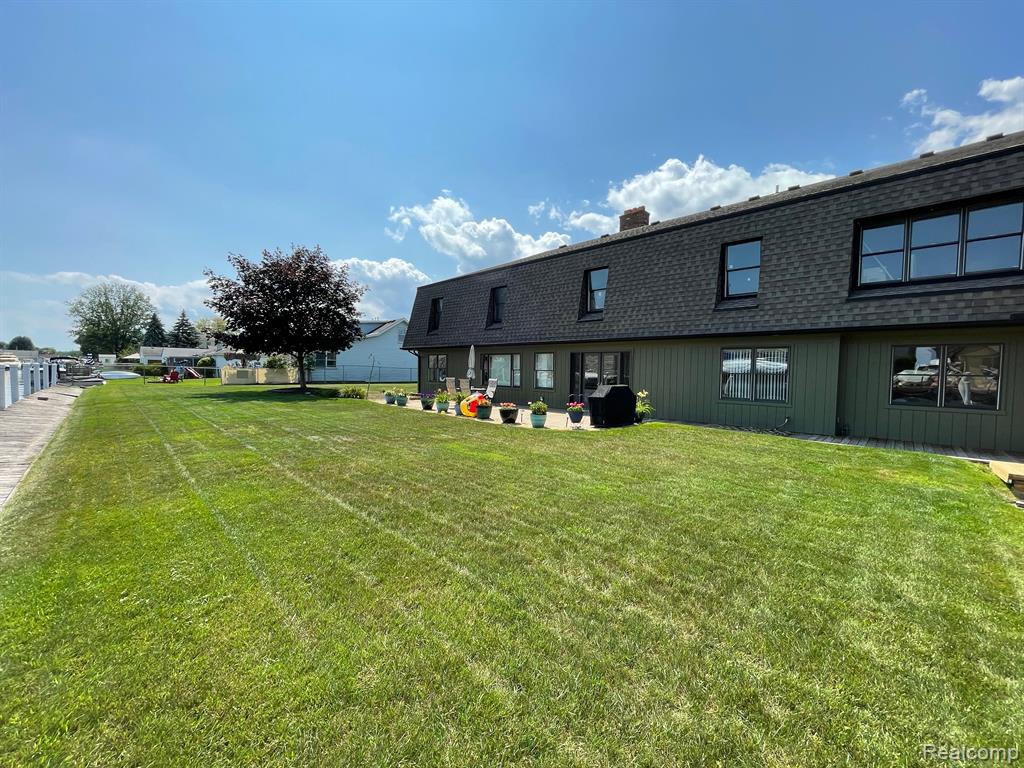 46070 Edgewater Street Chesterfield, MI 48047 - Photo 14 of 65