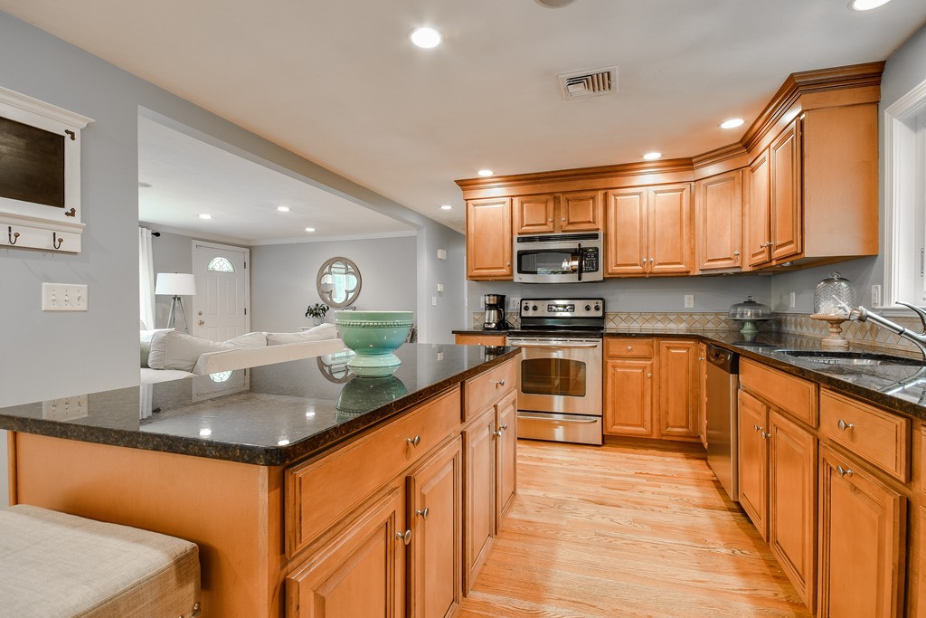 54 Turner Road Holliston, MA 01746 - Photo 2 of 19