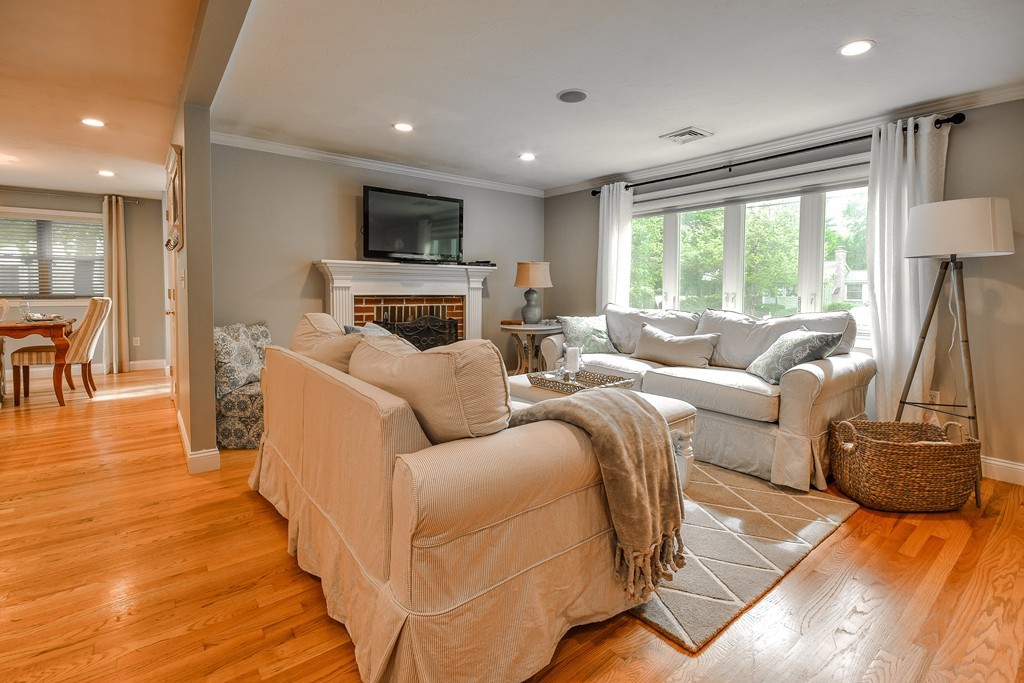 54 Turner Road Holliston, MA 01746 - Photo 6 of 19