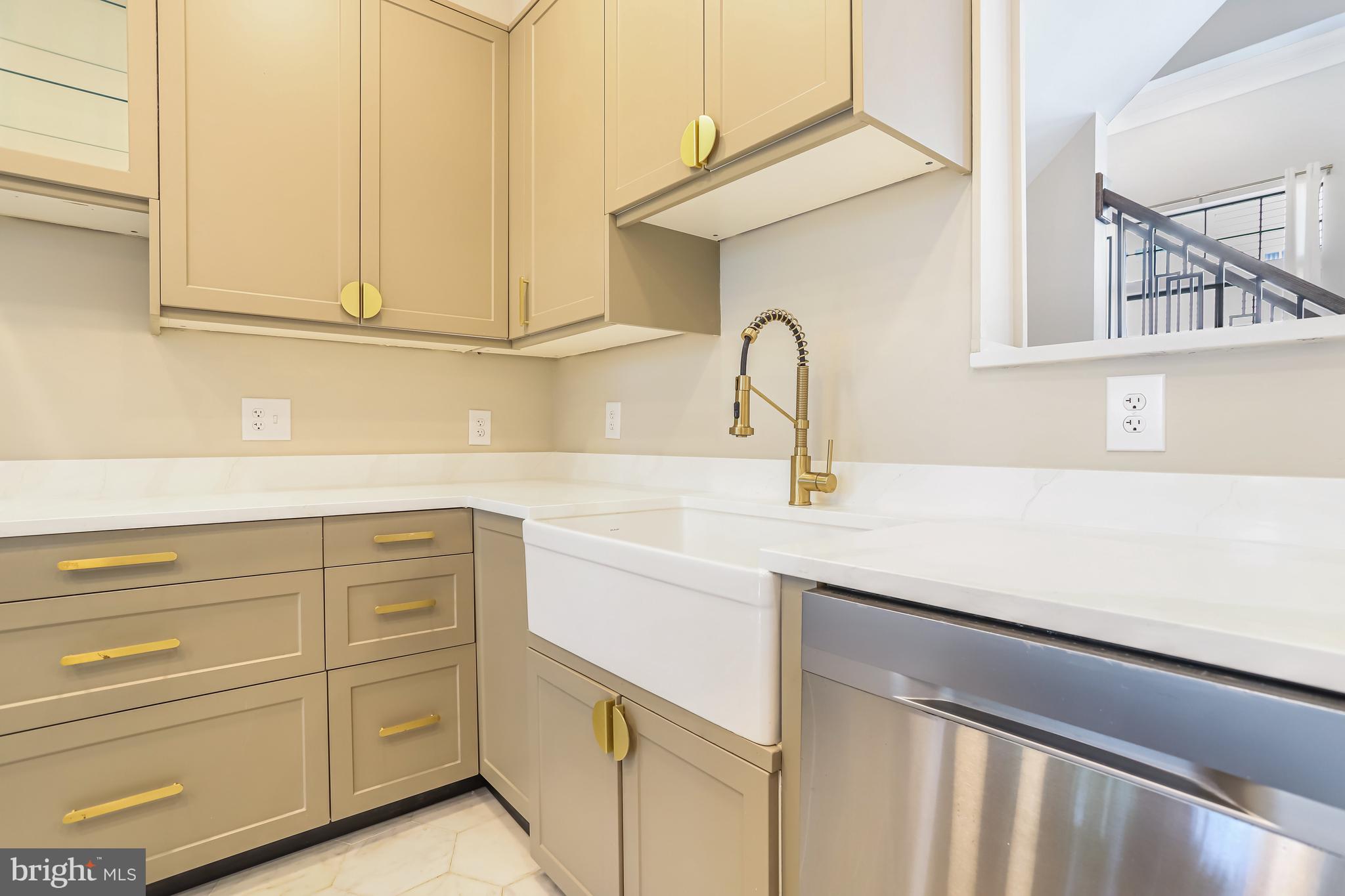 6009 Riddle Walk Alexandria, VA 22312 - Photo 21 of 71 Gallery Image 21