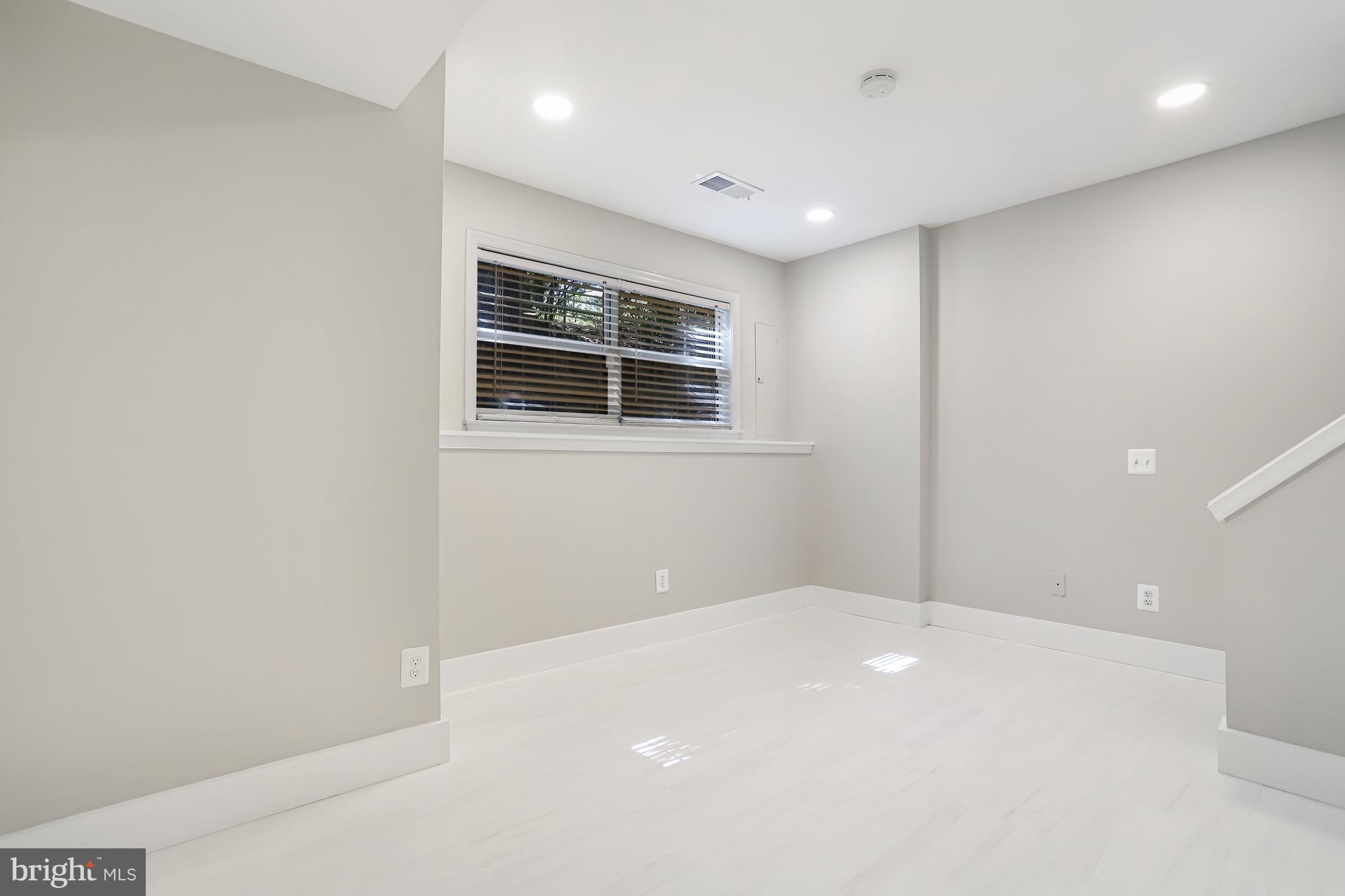6009 Riddle Walk Alexandria, VA 22312 - Photo 5 of 71 Gallery Image 5