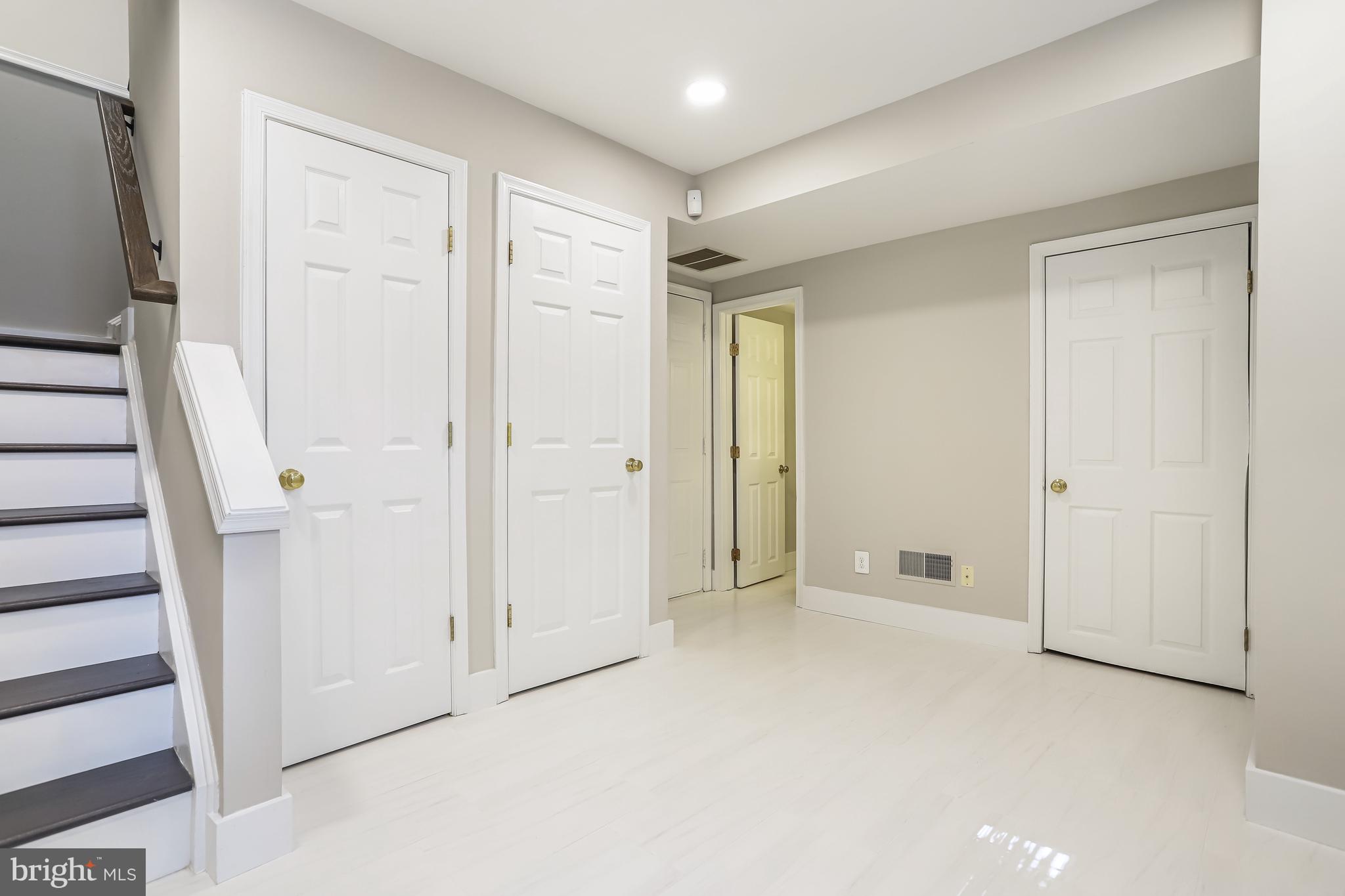 6009 Riddle Walk Alexandria, VA 22312 - Photo 7 of 71 Gallery Image 7