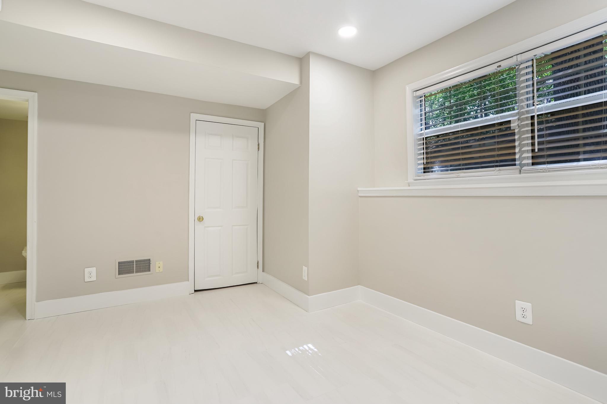 6009 Riddle Walk Alexandria, VA 22312 - Photo 8 of 71 Gallery Image 8