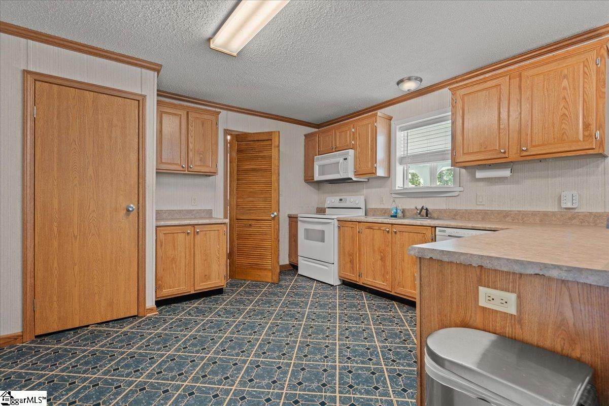 1825 Guitar Road Timmonsville, SC 29161 - Photo 10 of 38