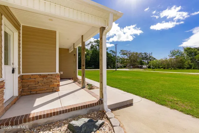 $2,700 | 106 Barbour Drive, Newport, NC 28570