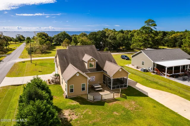 $2,700 | 106 Barbour Drive, Newport, NC 28570