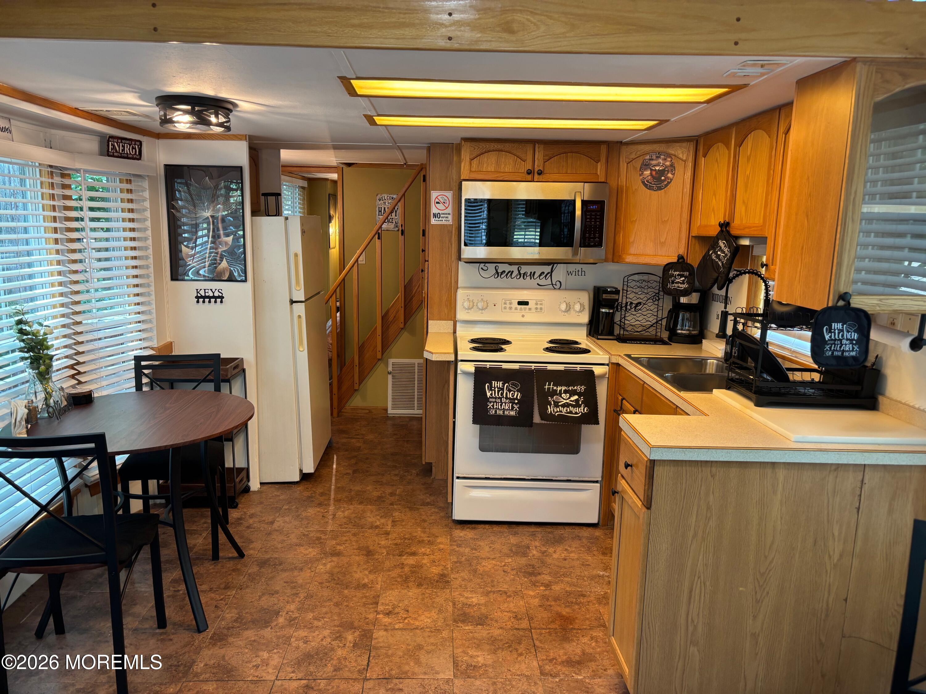 724 Monmouth Road, Unit 14 Cream Ridge, NJ 08514 - Photo 12 of 21 IMG_1398