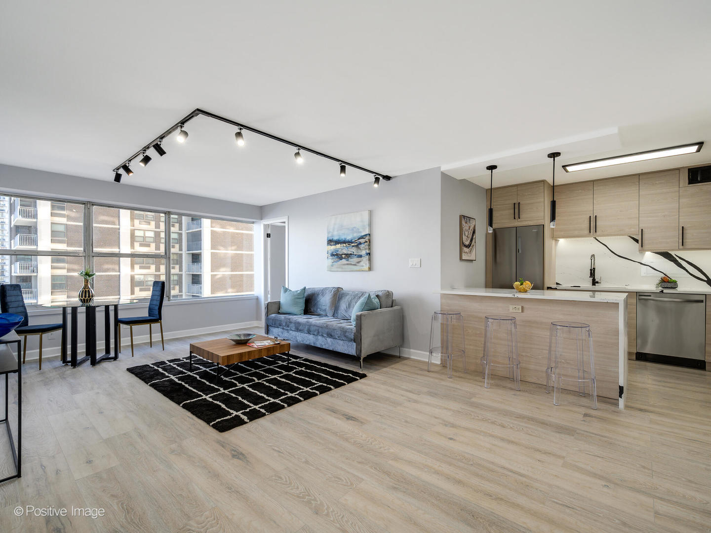 6157 North Sheridan Road, Unit 9J Chicago, IL 60660 - Photo 3 of 22