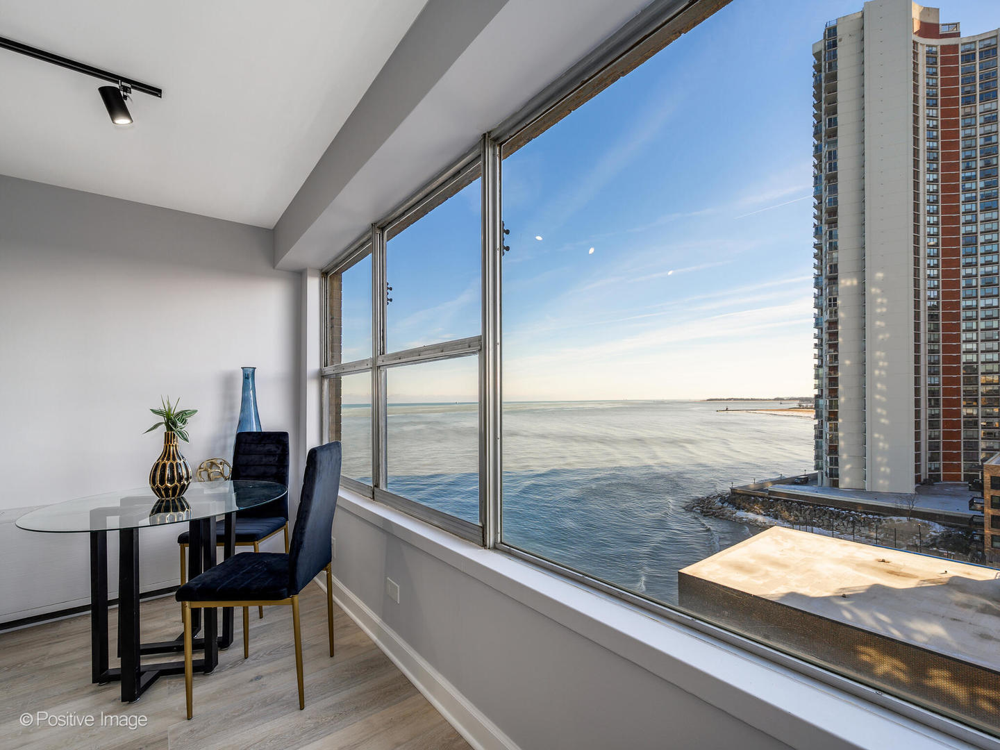 6157 North Sheridan Road, Unit 9J Chicago, IL 60660 - Photo 9 of 22