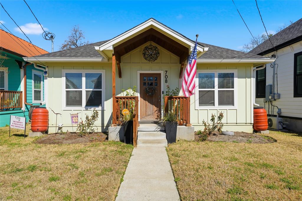 708 South 9th Street Waco, TX 76706 - Photo 2 of 26 a front view of a house with patio
