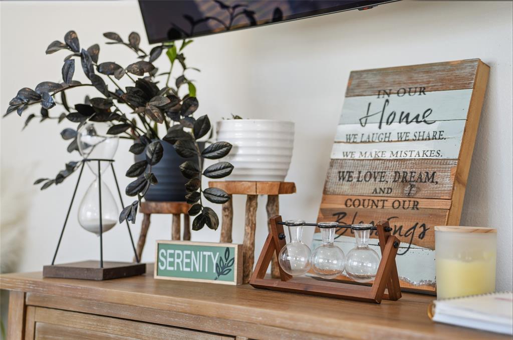 708 South 9th Street Waco, TX 76706 - Photo 7 of 26 a view of entryway