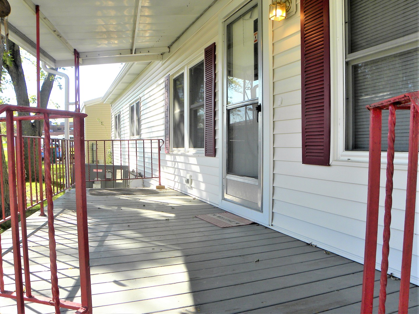 1096 Bayside Road Elgin, IL 60123 - Photo 22 of 27