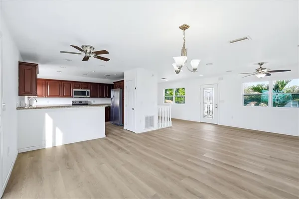 $3,300 | 515 46th Street West, Palmetto, FL 34221