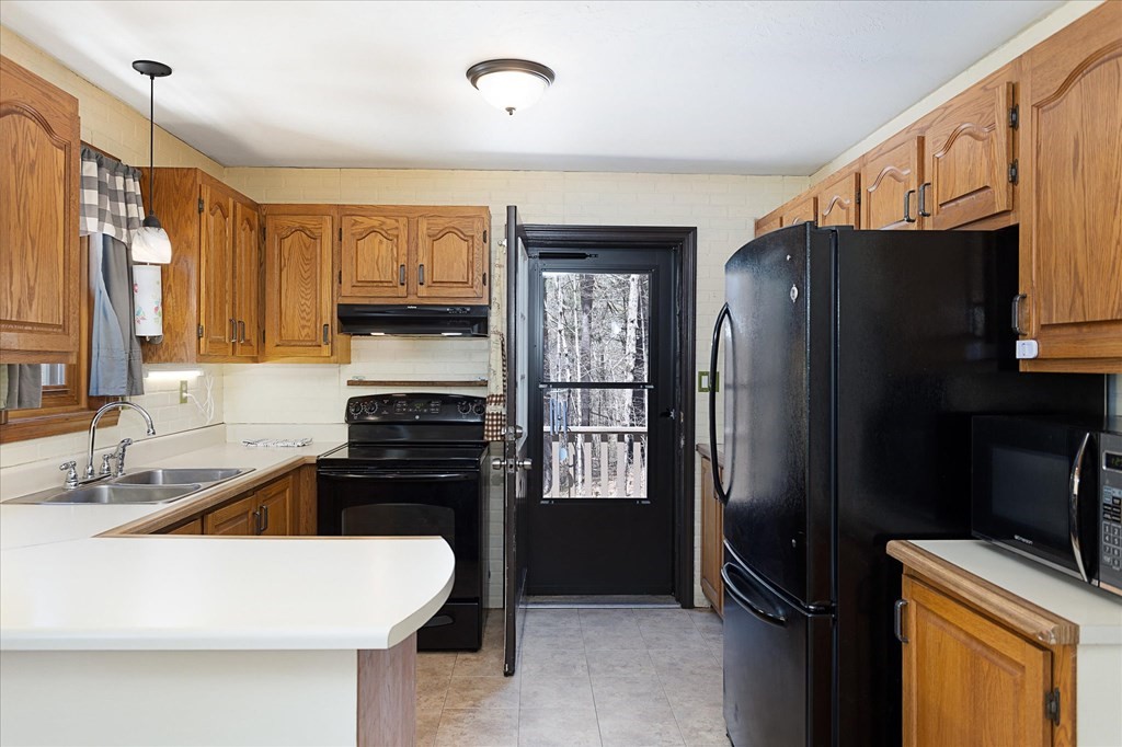 604 Podunk Road East Brookfield, MA 01515 - Photo 9 of 27 Gallery Image 9