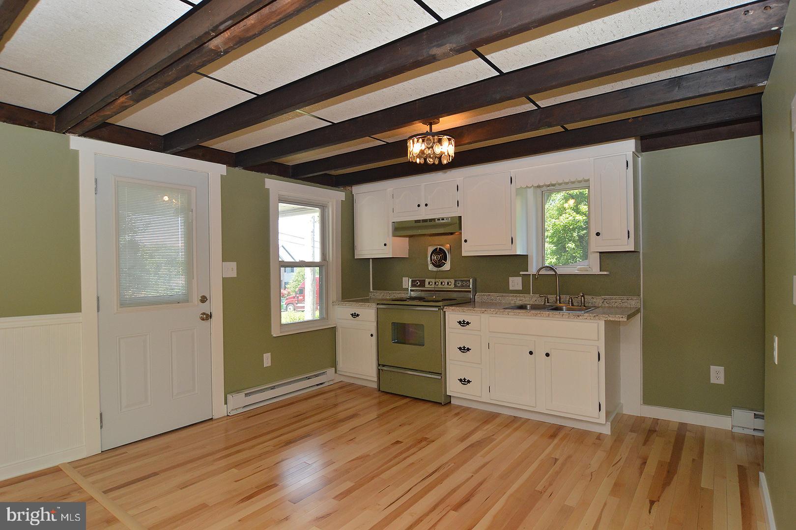184 Lyons Road Mertztown, PA 19539 - Photo 6 of 42 Kitchen