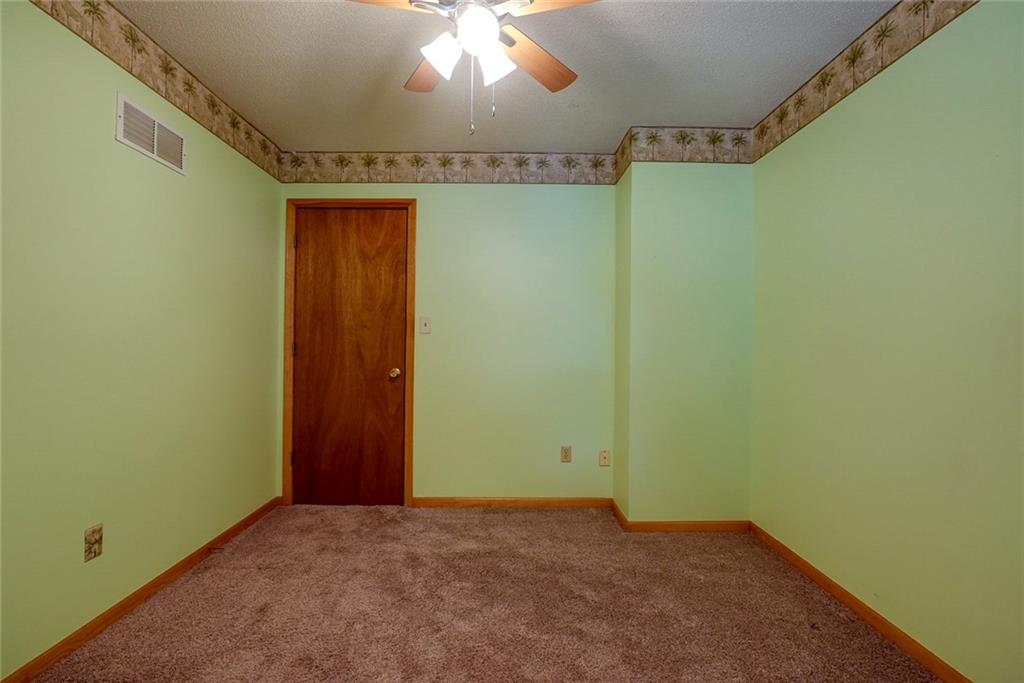 1211 North Davis Road Independence, MO 64056 - Photo 21 of 33