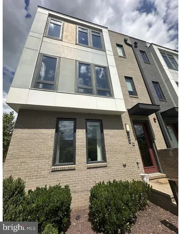 $1,250,000 | 168 Ike Drive, Alexandria, VA 22314