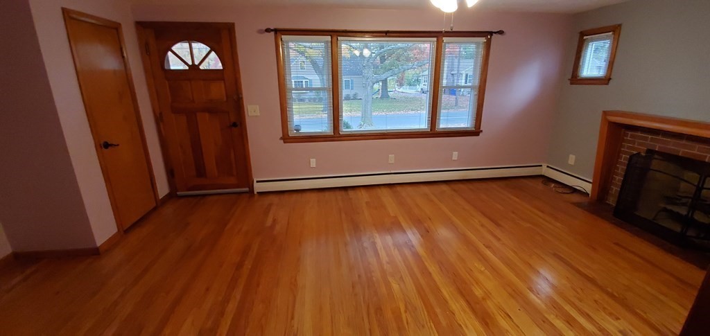 61 Greaney Street Springfield, MA 01104 - Photo 8 of 30 Gallery Image 8
