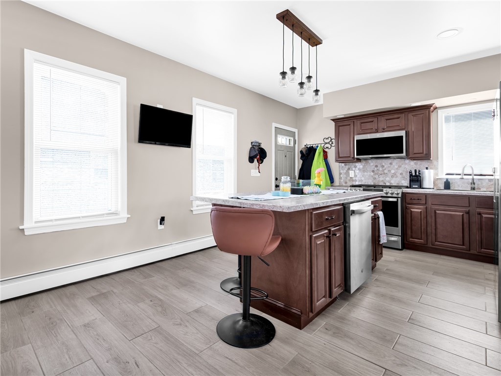 58 Williams Street Woonsocket, RI 02895 - Photo 4 of 37