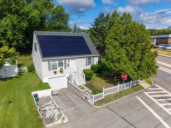 $459,998 | 2 Amesbury Street, Worcester, MA 01605