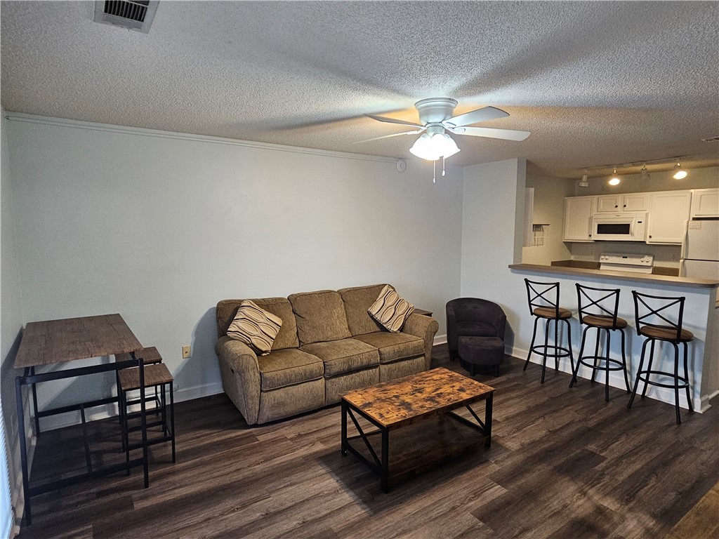 731 Harts Cove Way Seneca, SC 29678 - Photo 7 of 39