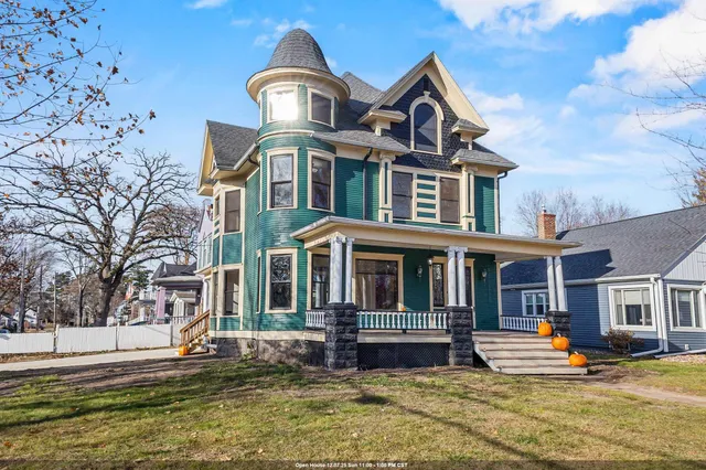 $299,900 | 145 South Franklin Street, Shawano, WI 54166