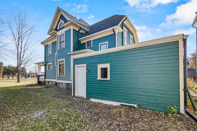 $299,900 | 145 South Franklin Street, Shawano, WI 54166