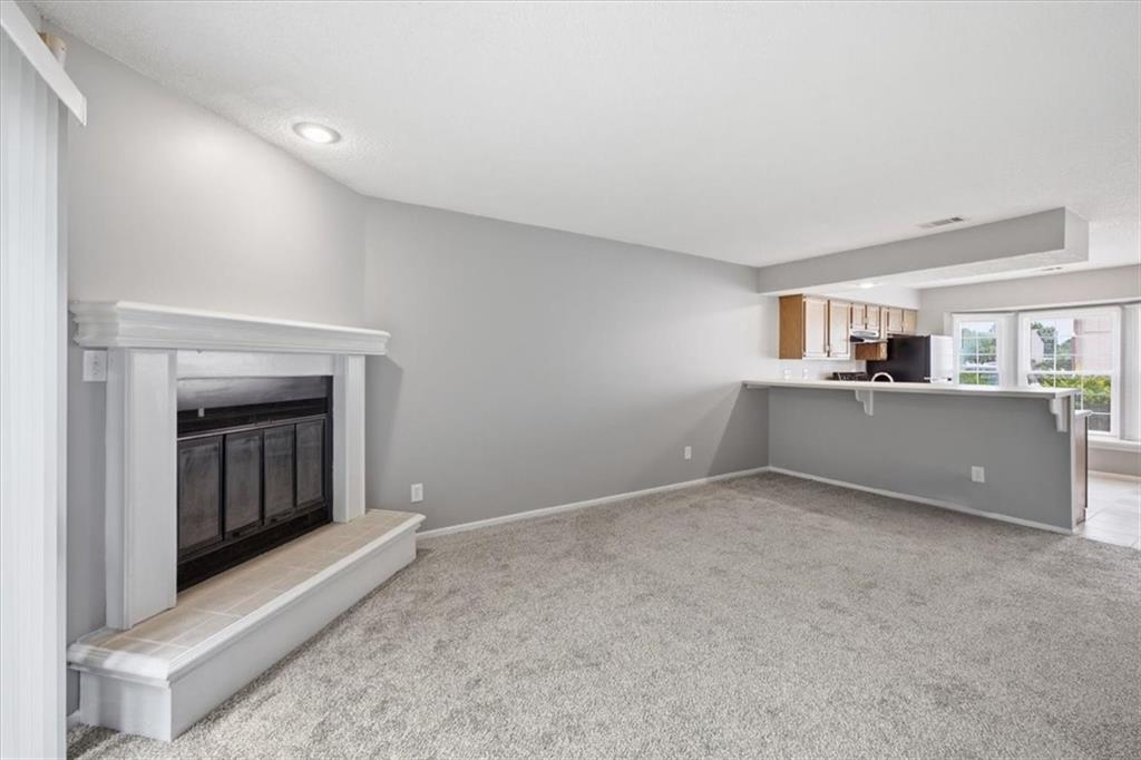 727 Southwest Liggett Road, Unit B Blue Springs, MO 64015 - Photo 7 of 19