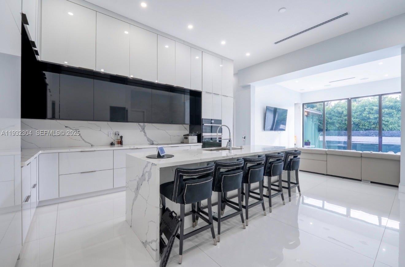 10850 Southwest 32nd Street Miami, FL 33165 - Photo 11 of 48