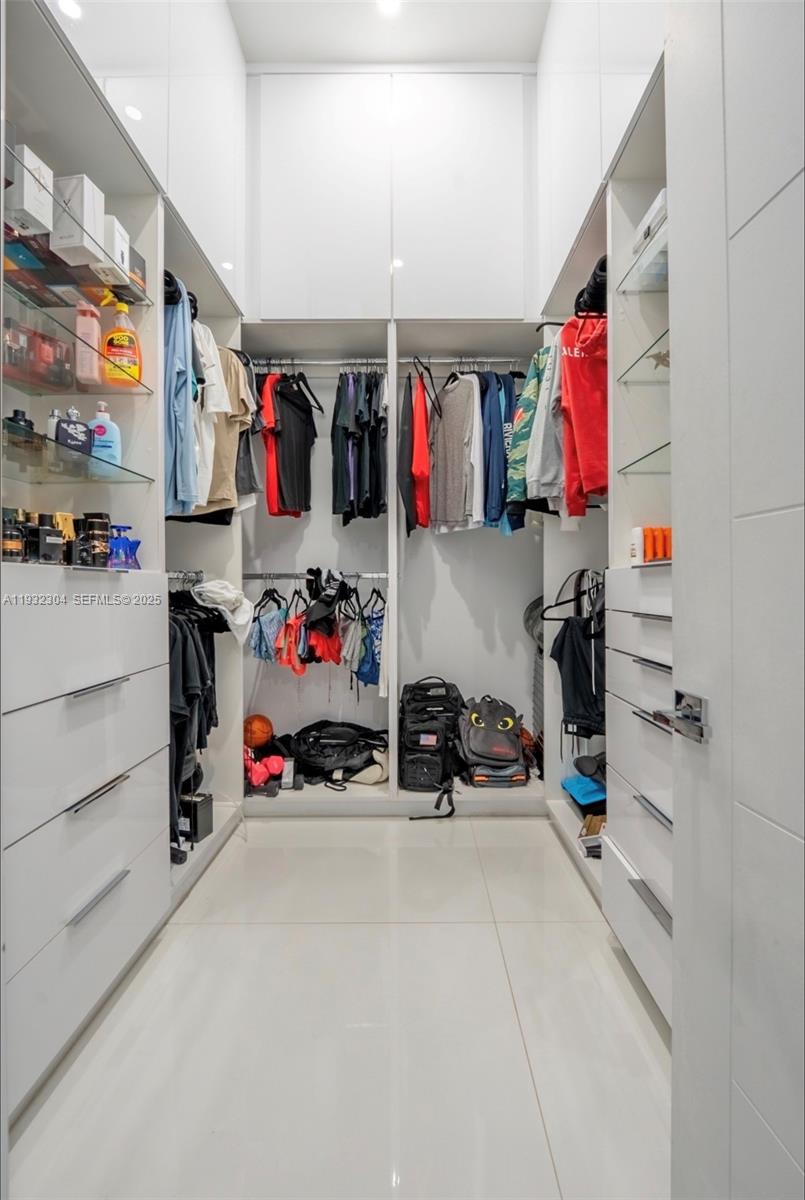 10850 Southwest 32nd Street Miami, FL 33165 - Photo 20 of 48 Bedroom #2 Walk-In Closet