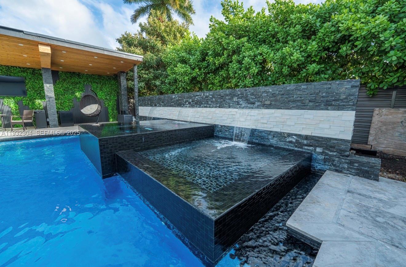 10850 Southwest 32nd Street Miami, FL 33165 - Photo 28 of 48