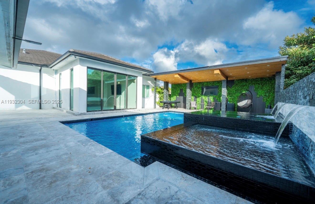 10850 Southwest 32nd Street Miami, FL 33165 - Photo 33 of 48