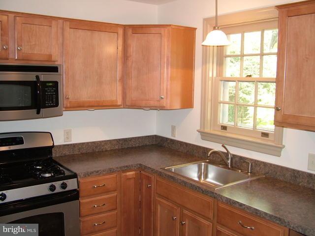 703-a Pleasure Road Lancaster, PA 17601 - Photo 3 of 10 Gallery Image 3