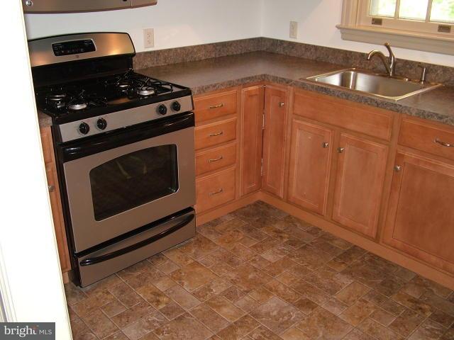703-a Pleasure Road Lancaster, PA 17601 - Photo 4 of 10 Gallery Image 4