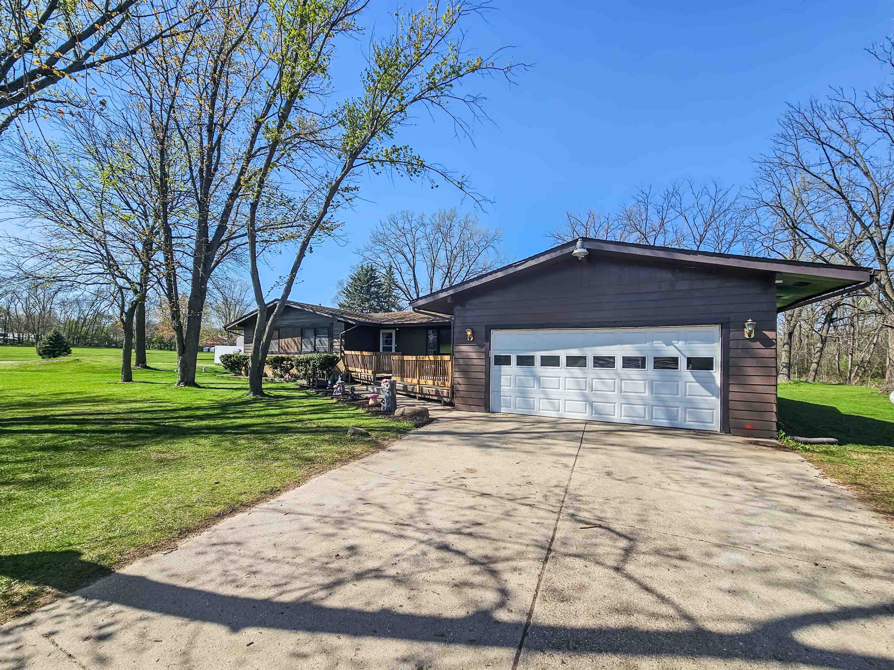 10726 West County Rd K Beloit, WI 53511 - Photo 2 of 36