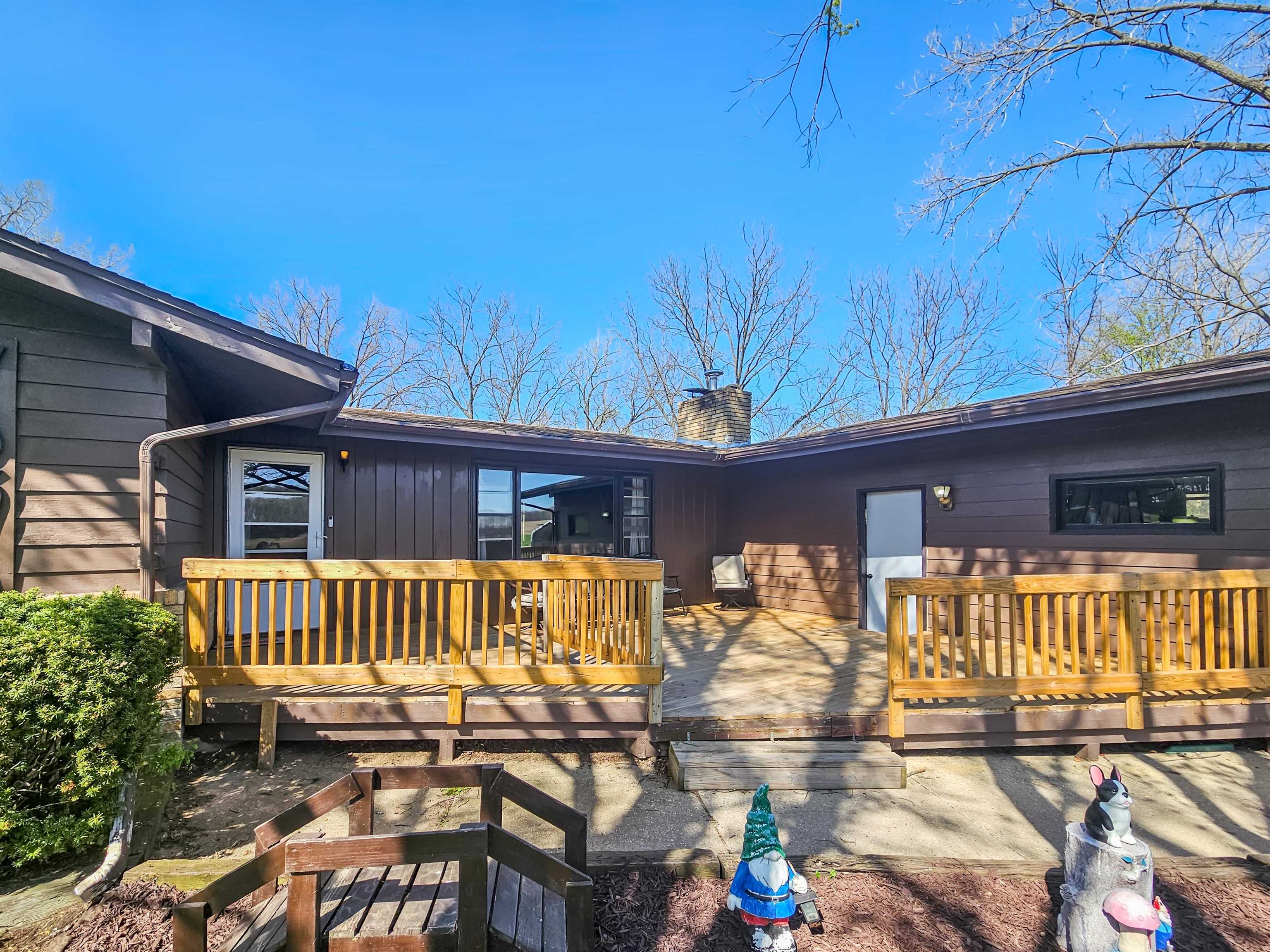 10726 West County Rd K Beloit, WI 53511 - Photo 3 of 36