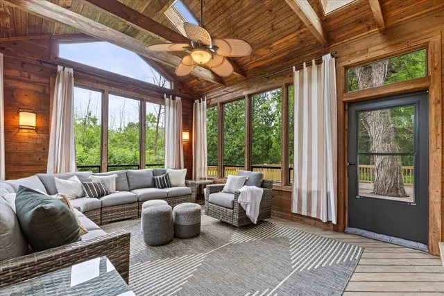 $889,000 | 1465 West County Line Road, River Hills, WI 53217