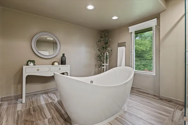 $889,000 | 1465 West County Line Road, River Hills, WI 53217