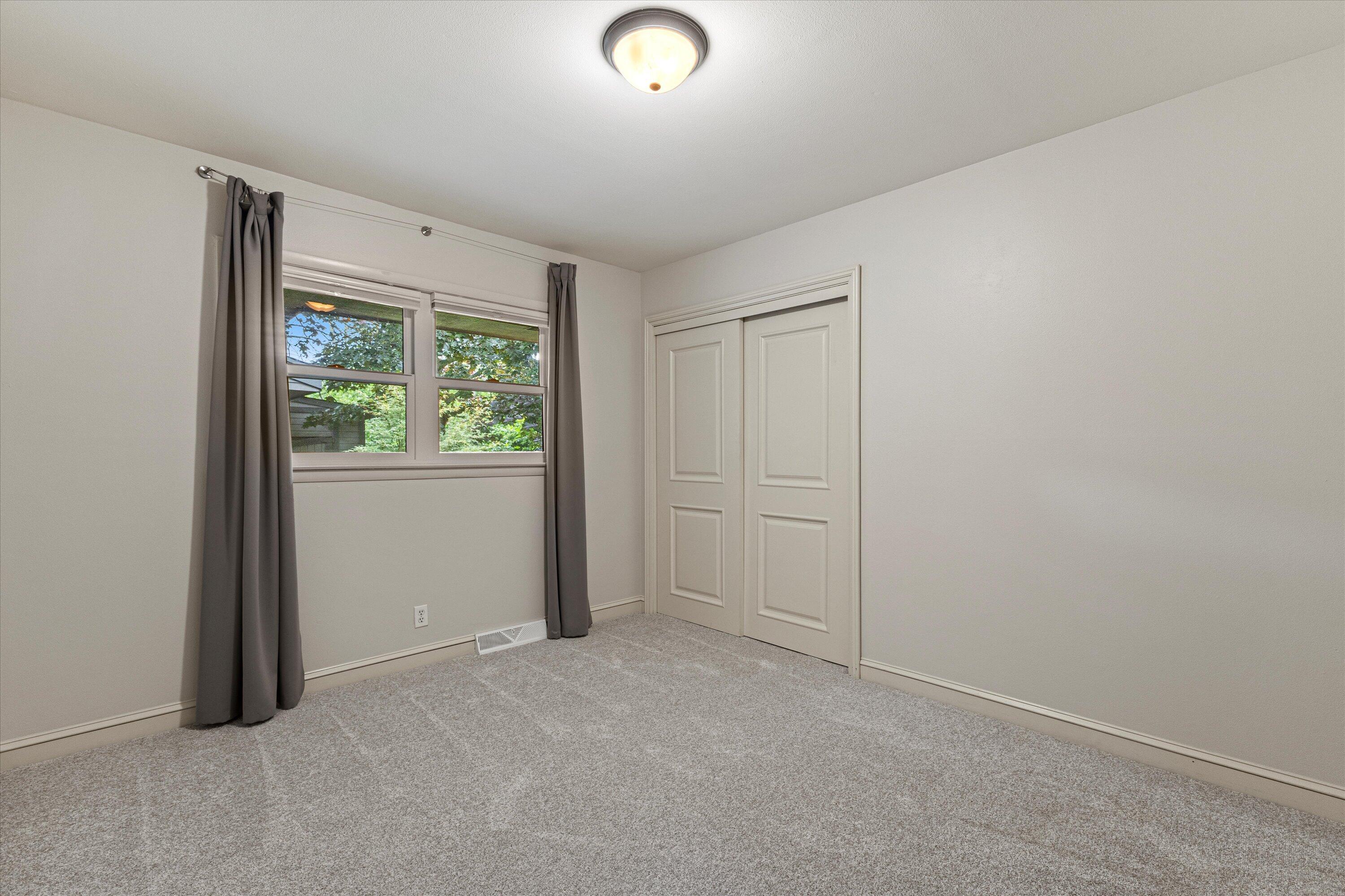 1465 West County Line Road River Hills, WI 53217 - Photo 25 of 49 Bedroom 1