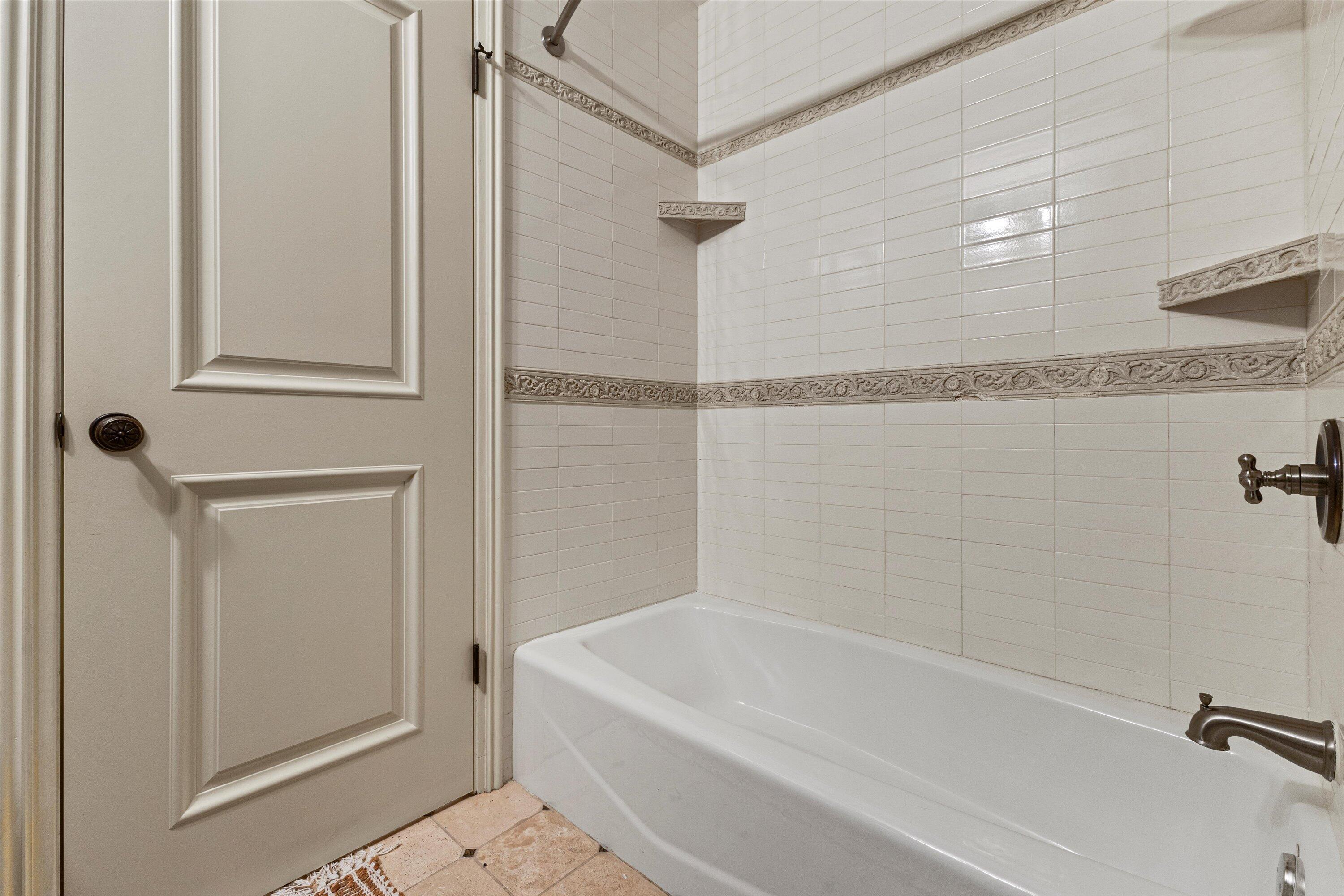 1465 West County Line Road River Hills, WI 53217 - Photo 27 of 49 32-IMG_2720