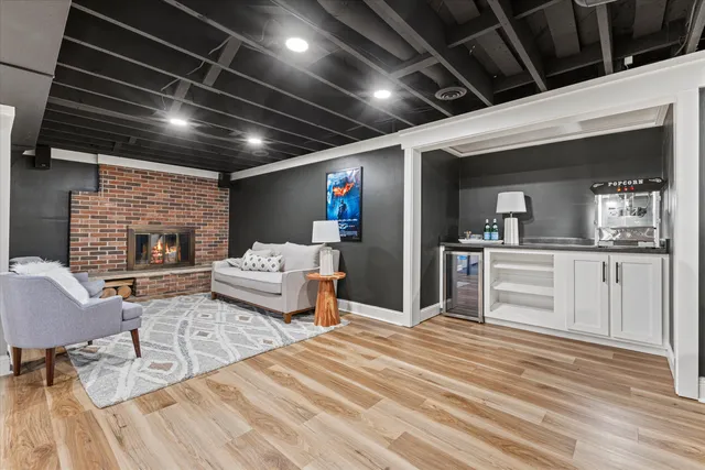 $889,000 | 1465 West County Line Road, River Hills, WI 53217