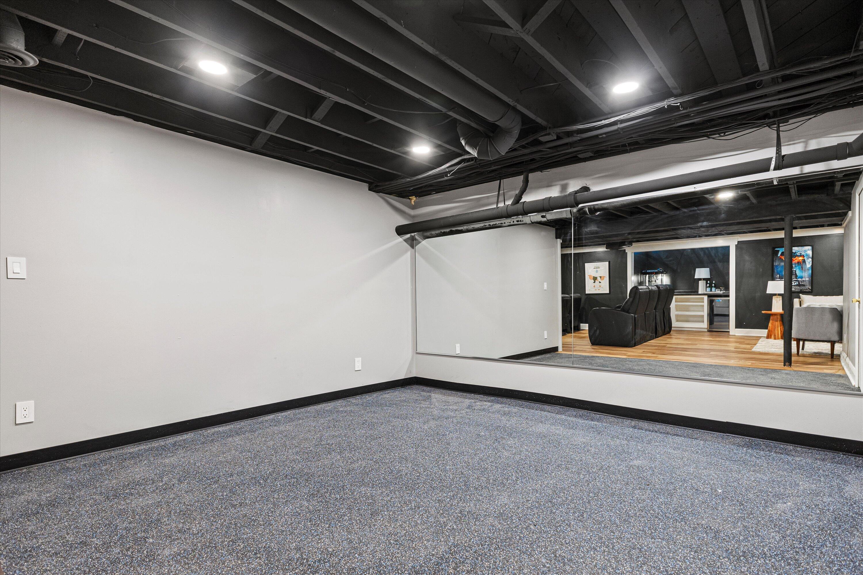 1465 West County Line Road River Hills, WI 53217 - Photo 34 of 49 Exercise area