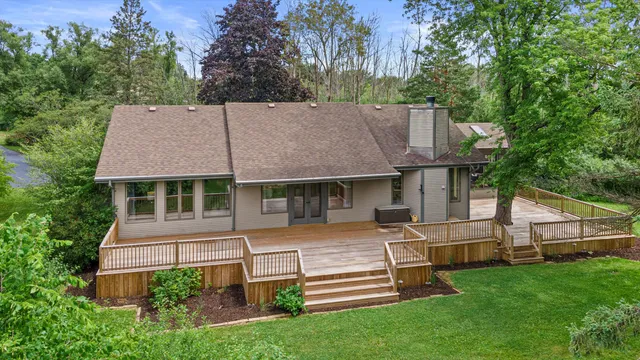 $889,000 | 1465 West County Line Road, River Hills, WI 53217